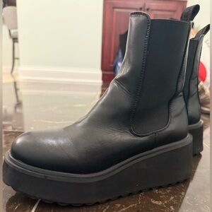 Rocket dog heyday platform Chelsea boots size 7.5 women’s